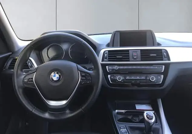 Angebotsdetails BMW 1er 118d, Schaltgetriebe, PDC, Sitzheizung Schwarz Uni