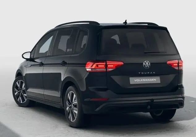 Angebotsdetails Volkswagen Touran Volkswagen Touran Highline R-Line 1.5 TSI 110 kW (150 PS) 7-Gang-DSG Delfingrau Metallic