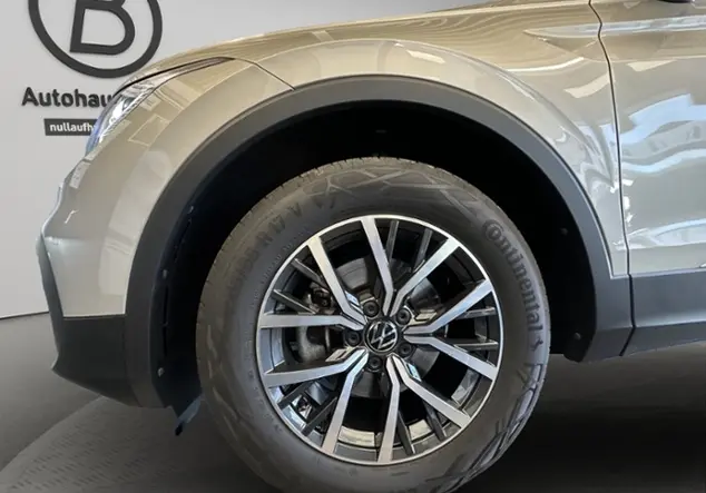 Angebotsdetails Volkswagen Tiguan 1.5TSI Life RfK MatrixLED Silber (Ivory Silver Metallic)