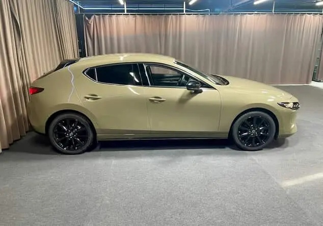 Angebotsdetails Mazda 3 3 140PS AUTO NAGISA*BOSE*TEILLEDER zircon sand