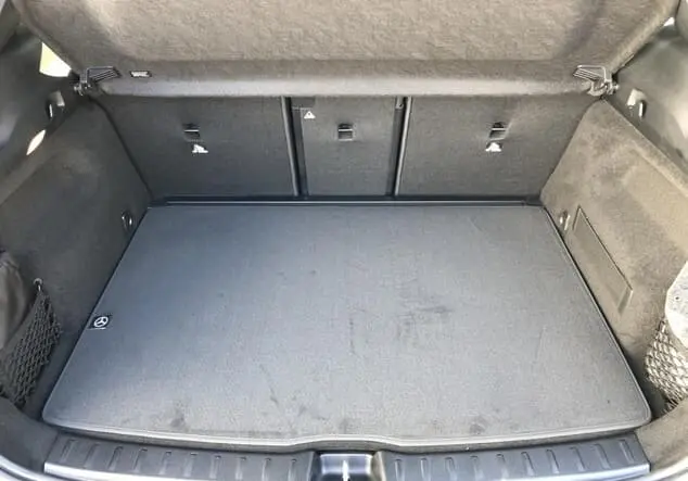 Angebotsdetails Mercedes-Benz GLA 200 AMG-Line ++sofort verfügbar++ Blau-lack spektralblau