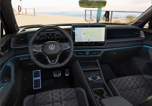 Angebotsdetails Volkswagen Tayron Volkswagen Tayron R-Line 2.0 TSI 195 kW (265 PS) 7-Gang-DSG 4MOTION Grenadillschwarz Metallic