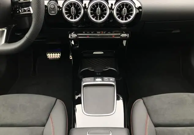 Angebotsdetails Mercedes-Benz A 220 d Limousine Grau-lack mountaingrau