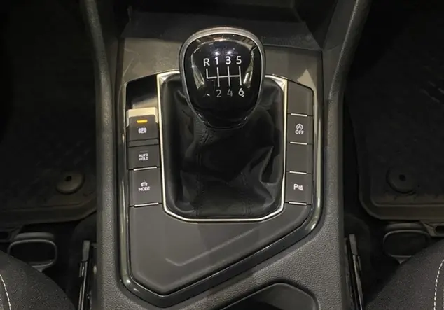 Angebotsdetails Volkswagen Tiguan Allspace 1.5 TSI Move / 7-Sitzer Grau (Platium Grey Metallic)