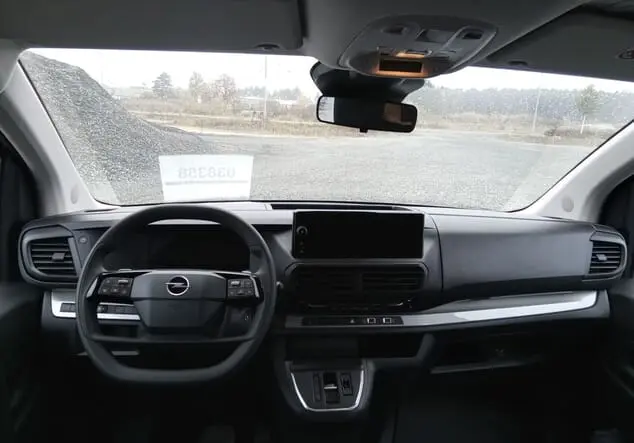 Angebotsdetails Opel Vivaro Opel Vivaro Kombi 9-Sitzer Lang 2.0 BlueHDi 180 130 kW (177 PS) 8-Gang Automatikgetriebe Arktis Weiß