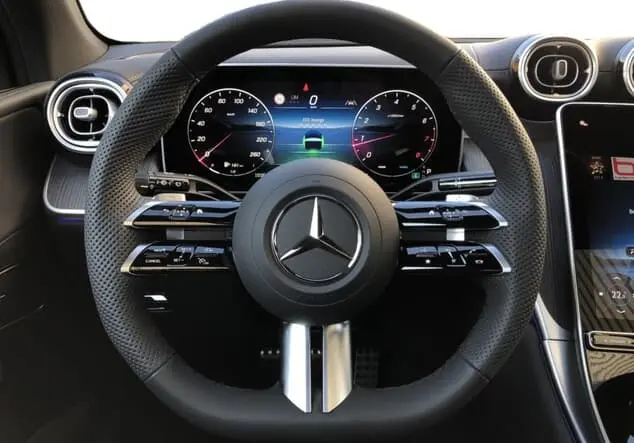 Angebotsdetails Mercedes-Benz GLC 300 4MATIC ++sofort verfügbar++ Metalliclack obsidianschwarz