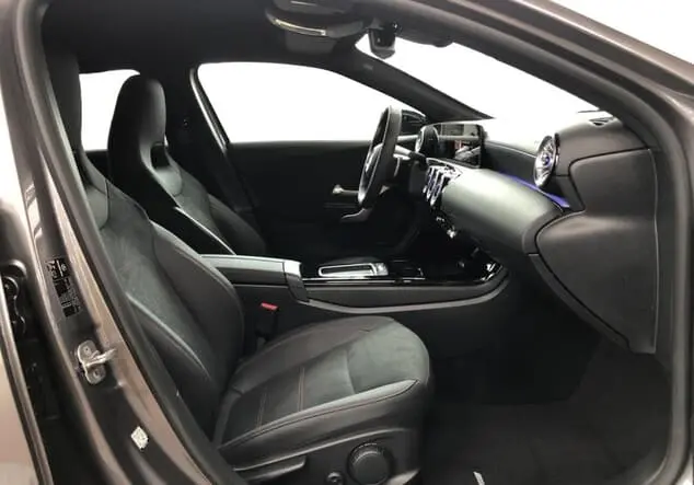 Angebotsdetails Mercedes-Benz A 180 ++sofort verfügbar++ Graulack mountaingrau