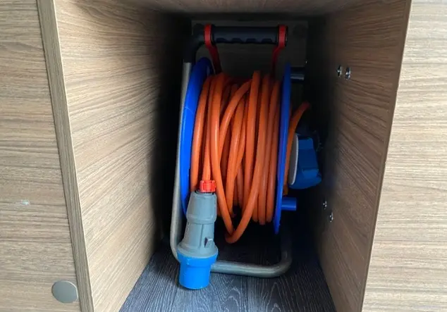 Angebotsdetails KNAUS Van Ti VW 640 MEG Vansation 2.0 TDI NAVI ALU Grau (Indiumgrau Metallic)