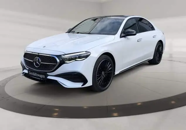 Angebotsdetails Mercedes-Benz E 300 e 4MATIC Limousine mit EQ Hybrid ++sofort verfügbar++ Manufaktur lack manufaktur opalithweiß bright