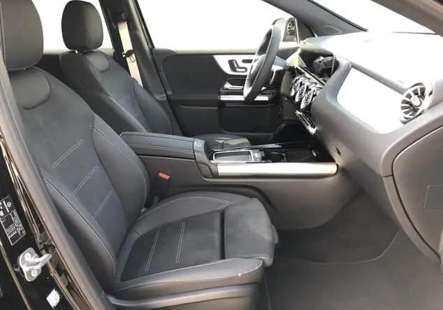 Angebotsdetails Mercedes-Benz GLA 220 d 4MATIC ++sofort verfügbar++ Metalliclack kosmosschwarz