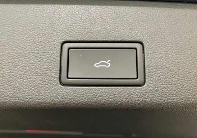 Angebotsdetails Volkswagen Golf VIII Variant Style 1.5 eTSI KLIMA N Blau (Anemonenblau Metallic)