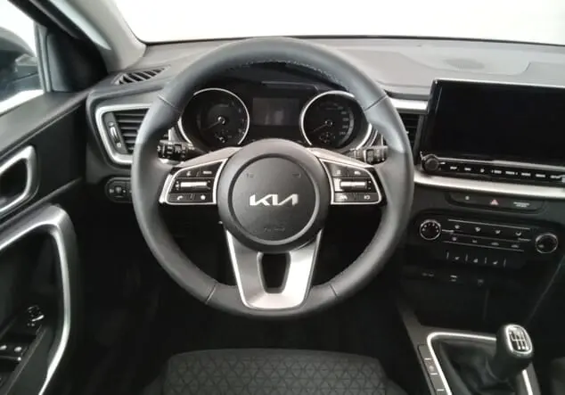 Angebotsdetails Kia Ceed Kia Ceed Silver 1.5 T-GDI 103kW (140PS) 6-Gang Pentametal Metallic