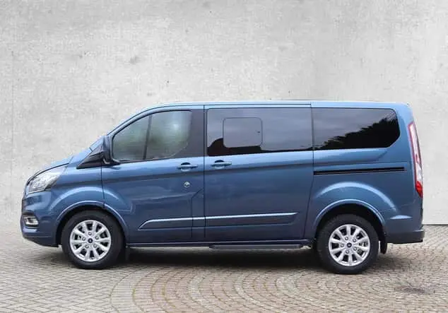 Angebotsdetails Ford Tourneo Custom Kombi 2.0 EcoBlue mHEV Chroma-Blau Metallic