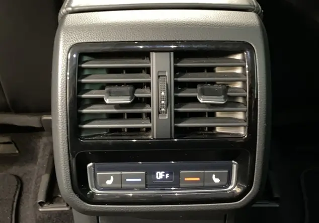 Angebotsdetails Volkswagen Passat Variant GTE 1.4 TSI +STANDHEIZ+LEDER Silber (Pyritsilber Metallic)