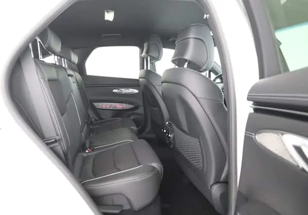 Angebotsdetails Genesis GV70 GV70 2.5 T Sport 4WD Volldigital AUT Weiß