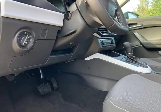 Angebotsdetails Seat Arona 1.0 TSI Style Edition Edition 1.0 TSI 85 kW (116 PS) 7-Gang- Schwarz, Weiß, Grau