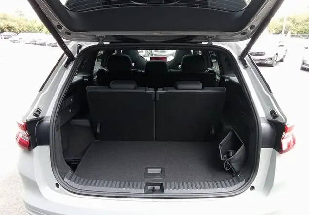 Angebotsdetails Skoda Kodiaq Skoda Kodiaq Sportline 2.0 TDI 142 kW (193 PS) 7-Gang-DSG Stahl Grau