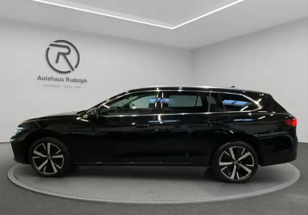 Angebotsdetails Volkswagen Passat Variant B9 1.5 TSI eHybrid Business / Schwarz (Grenadillschwarz Metallic)