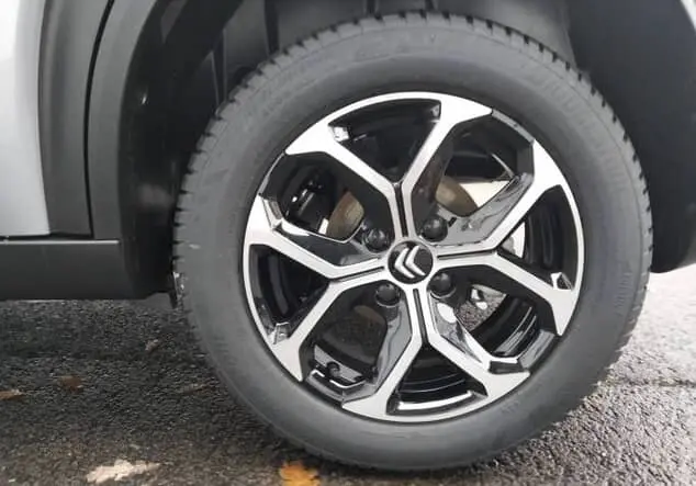 Angebotsdetails Citroen C3 Aircross PureTech 110 S&S Plus Stahl-Grau