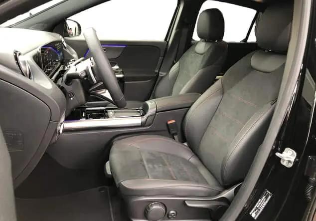 Angebotsdetails Mercedes-Benz GLA 220 4MATIC ++sofort verfügbar++ Metalliclack kosmosschwarz