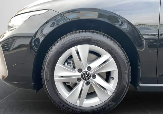 Angebotsdetails Volkswagen Golf Golf Variant Life 2,0 l TDI SCR 110 kW (150 PS) 7-Gang-Doppelkupplungsgetriebe Grenadillschwarz Metallic