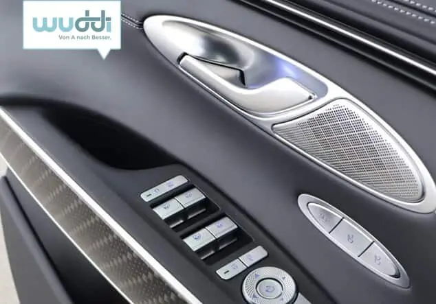 Angebotsdetails Genesis GV70 2.5 T Sport 4WD schwarz und weiß