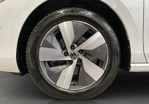 Angebotsdetails Volkswagen Passat Variant B9 2.0 TDI Business KLIMA WeiÃ (OryxweiÃ Perlmutteffekt)
