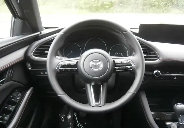 Angebotsdetails Mazda 3 2.5L e-SKYACTIV G 140PS 6AT HOMURA POLYMETAL GRAY