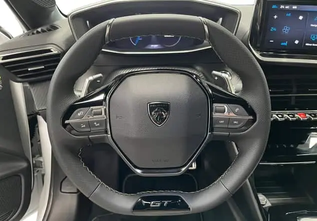 Angebotsdetails Peugeot 208 1.2 Hybrid 110 GT Lack weiss banquise/typ aussenverkleidung spiegel