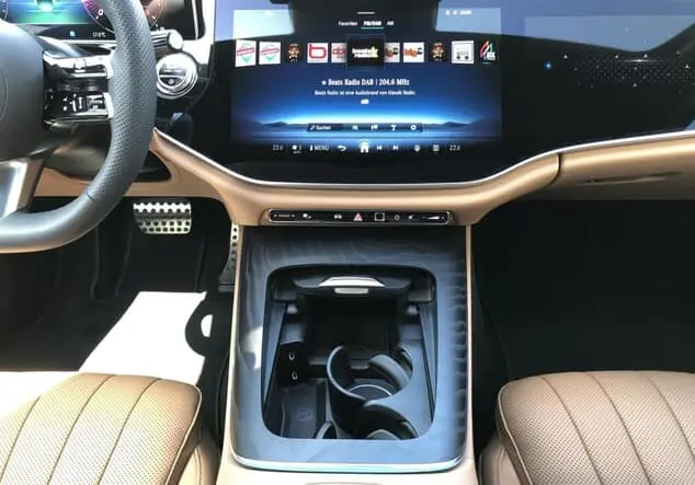 Angebotsdetails Mercedes-Benz E 220 d 4MATIC ++sofort verfügbar++ Metalliclack obsidianschwarz