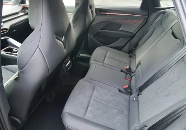 Angebotsdetails Cupra Terramar Cupra Terramar VZ 2.0 TSI 195 kW (265 PS) 7-Gang-DSG 4Drive Midnight Schwarz Metallic