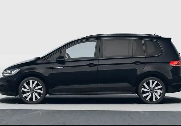 Angebotsdetails Volkswagen Touran Volkswagen Touran Highline R-Line 1.5 TSI 110 kW (150 PS) 7-Gang-DSG Grenadillschwarz Metallic