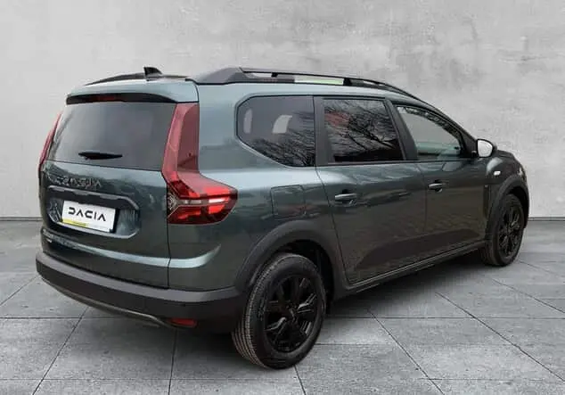 Angebotsdetails Dacia Jogger Extreme+ HYBRID 140 Zedern-Grün