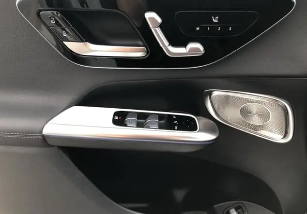 Angebotsdetails Mercedes-Benz GLC 300 de 4MATIC Coupé ++sofort verfügbar++ Grau manufaktur lack manufaktur alpingrau uni