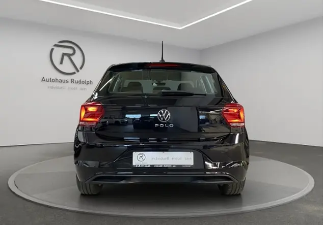 Angebotsdetails Volkswagen Polo 1.0 TSI Highline / Einparkhilfe Schwarz (Deep Black Perleffekt)