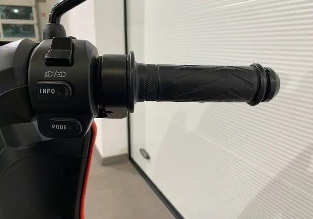 Angebotsdetails Seat Mo Mo 95 km/h Rot