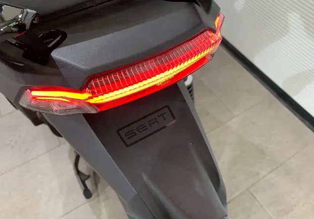 Angebotsdetails Seat Mo Mo 95 km/h Rot