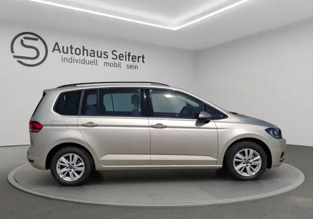Angebotsdetails Volkswagen Touran Comfortline 1.5 TSI Silber (Ivory Silver metallic)