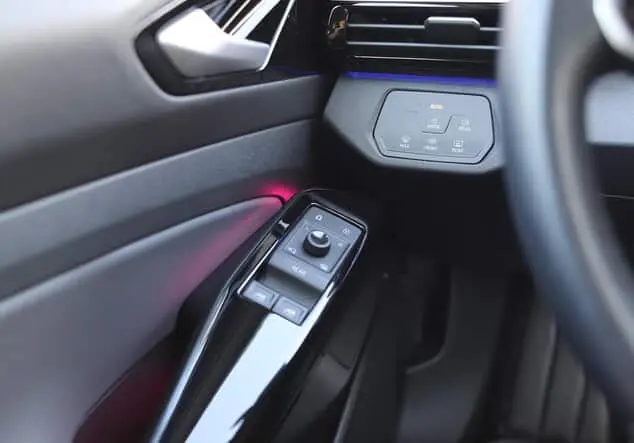 Angebotsdetails Volkswagen ID.4 Basis Pure Blue Dusk Metallic