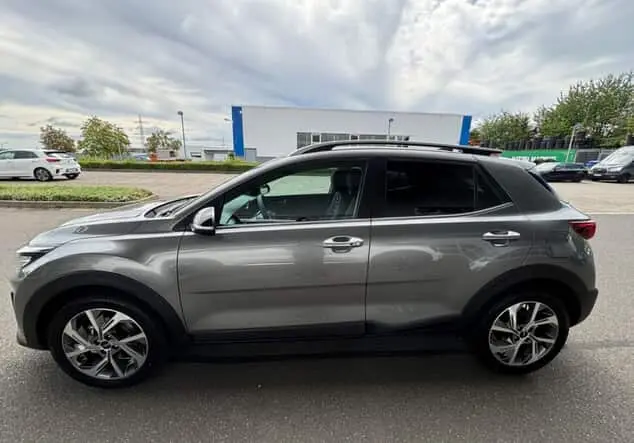 Angebotsdetails Kia Stonic 1.0 T-GDI DCT GT-line + Technik Grau (Astrograu Metallic)