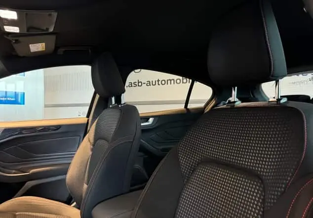 Angebotsdetails Ford Focus ST-Line X Grau