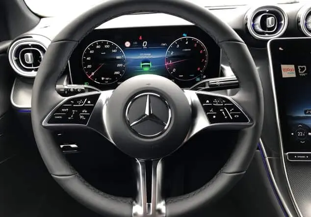 Angebotsdetails Mercedes-Benz GLC 200 4MATIC Schwarz-Lack obsidianschwarz