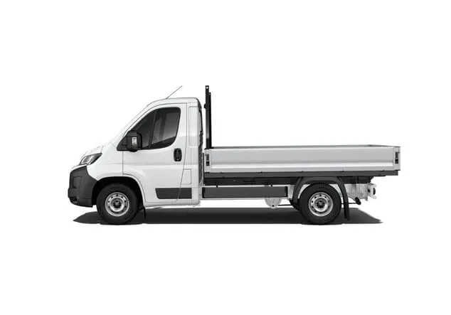Angebotsdetails Opel Movano Opel Movano Pritschenwagen Einzelkabine L2 35 2.2 BlueHDi 140 103 kW (140 PS) 6-Gang Cassablanca Weiß