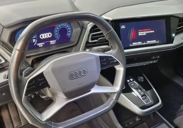 Angebotsdetails Audi Q4 Q4 e-tron 150 kW Navarrablau Metallic