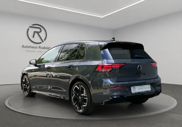 Angebotsdetails Volkswagen Golf VIII 2.0 TDI R-Line +BLACK STYLE+MATRIX Grau (Delfingrau Metallic)