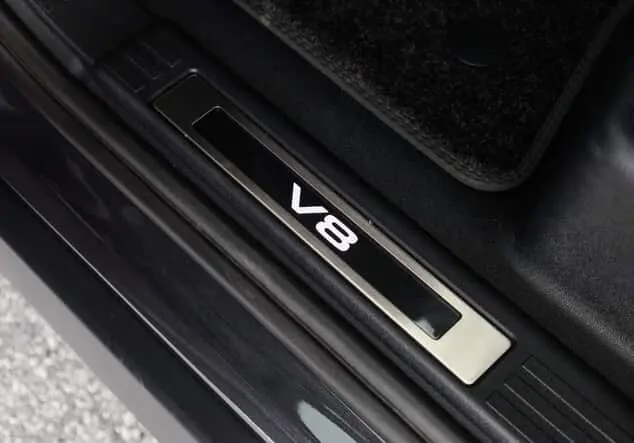 Angebotsdetails Land Rover Defender Defender 110 V8 P525 Schwarz