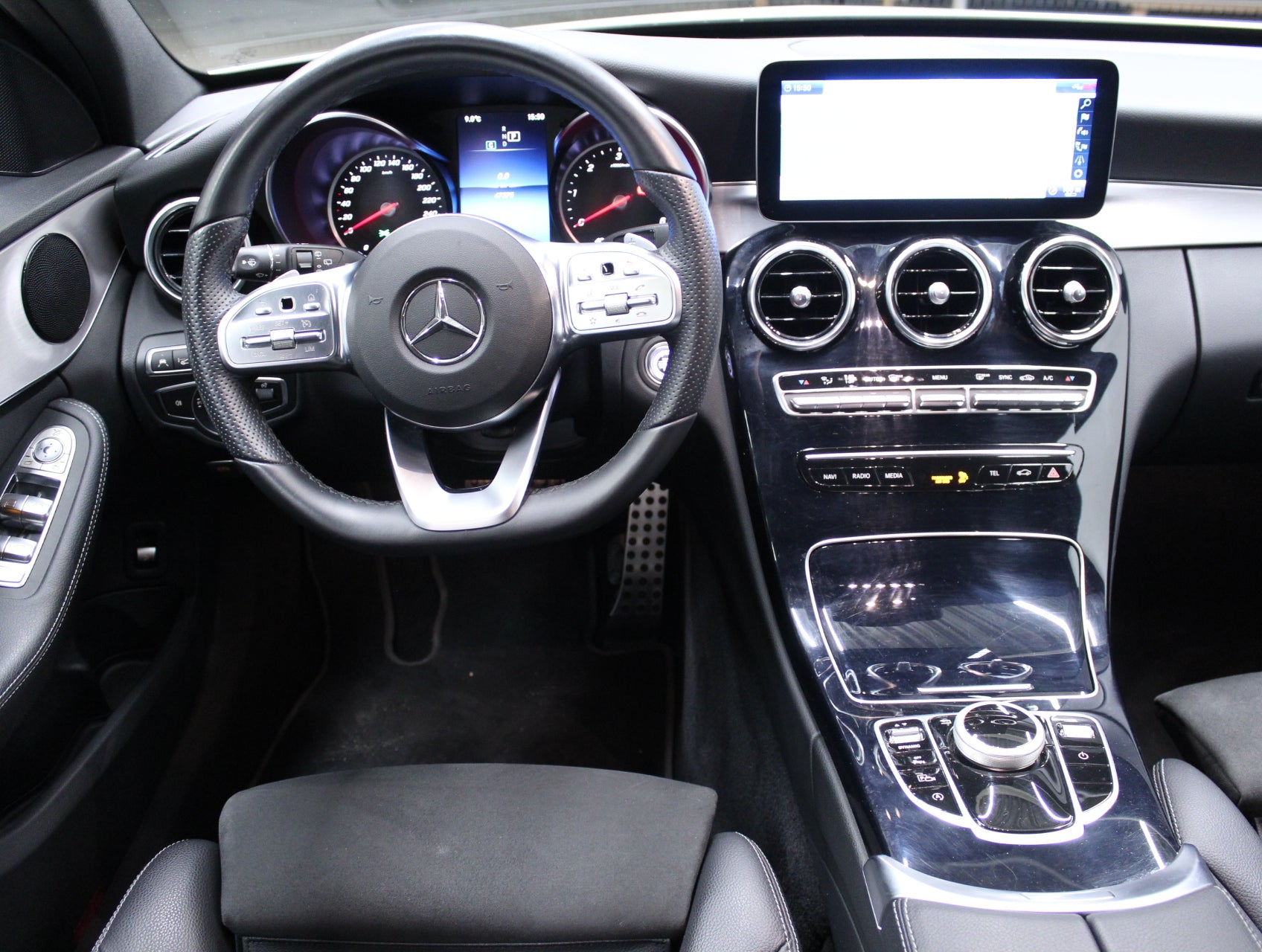 Angebotsdetails Mercedes-Benz C 220 d T-Modell AMG-Line Weiß